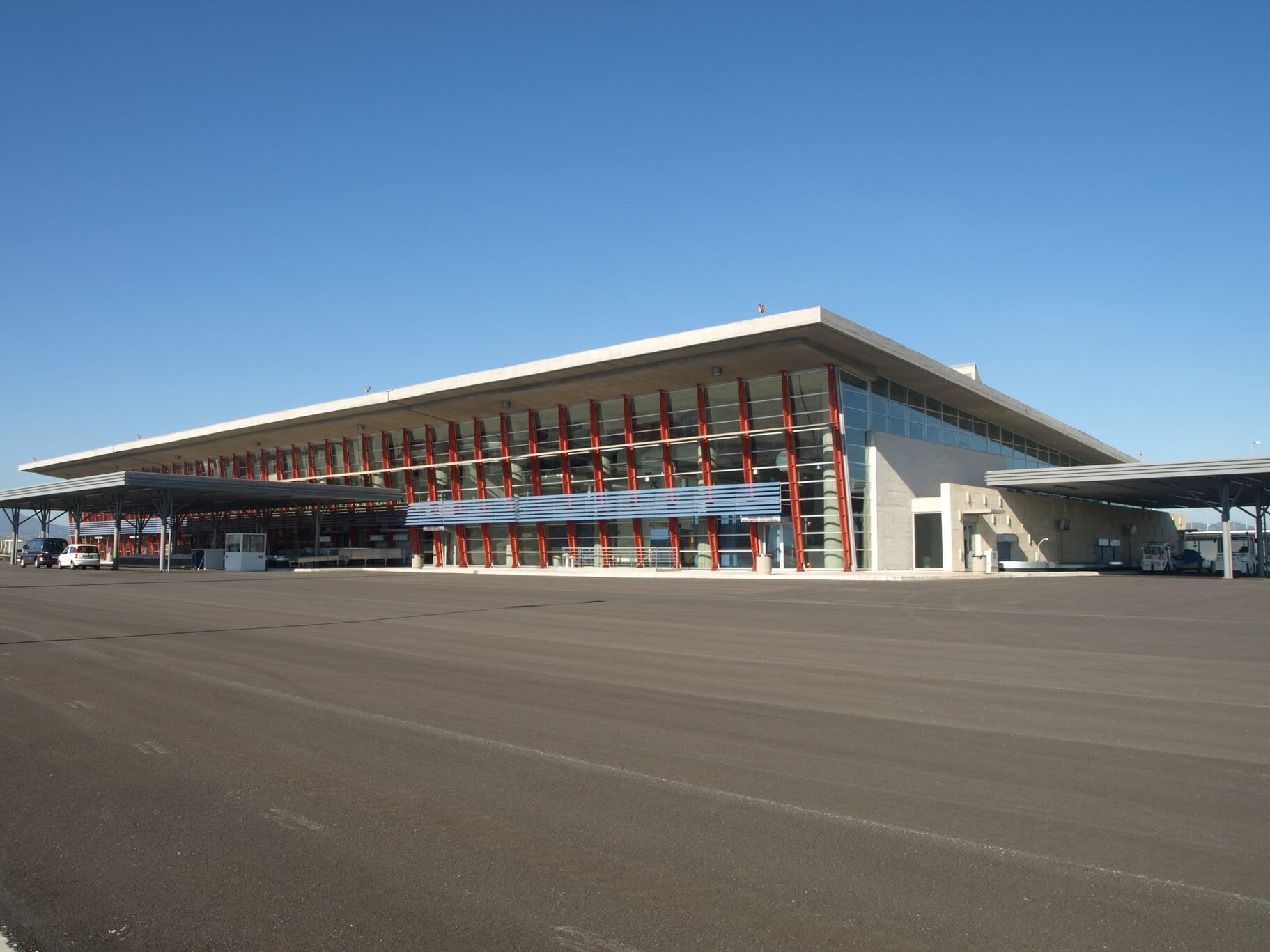 Aerodromio agxialos tedra.jpg