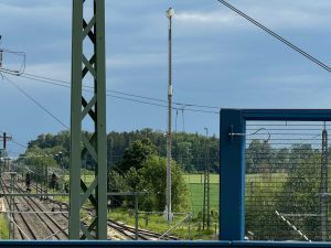 Vodafone Mobilfunkmast Eisenbahnlinie Beimerstetten.jpg