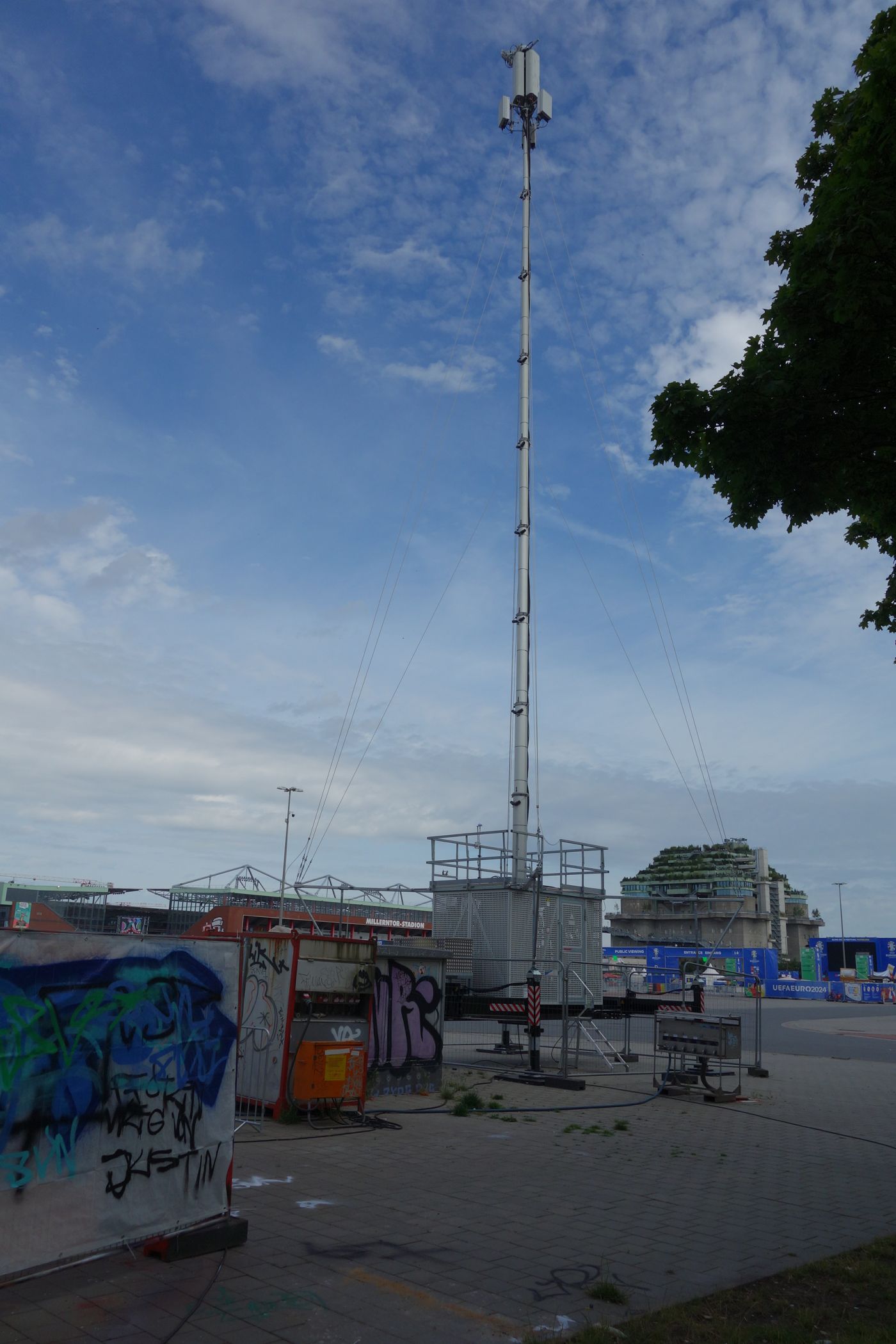 Hamburg Fanzone MRT VF Euro 2024 03.JPG