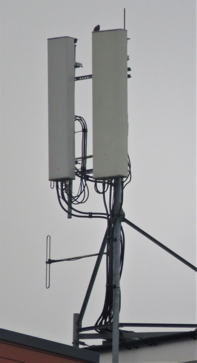 Oxford-vodafone-o2-rooftop-site-antennas.jpg