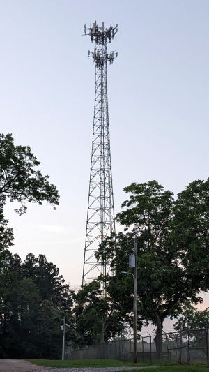 A view of a self-supporting tower in Robertsdale, Alabama with AT&T and Verizon macros.