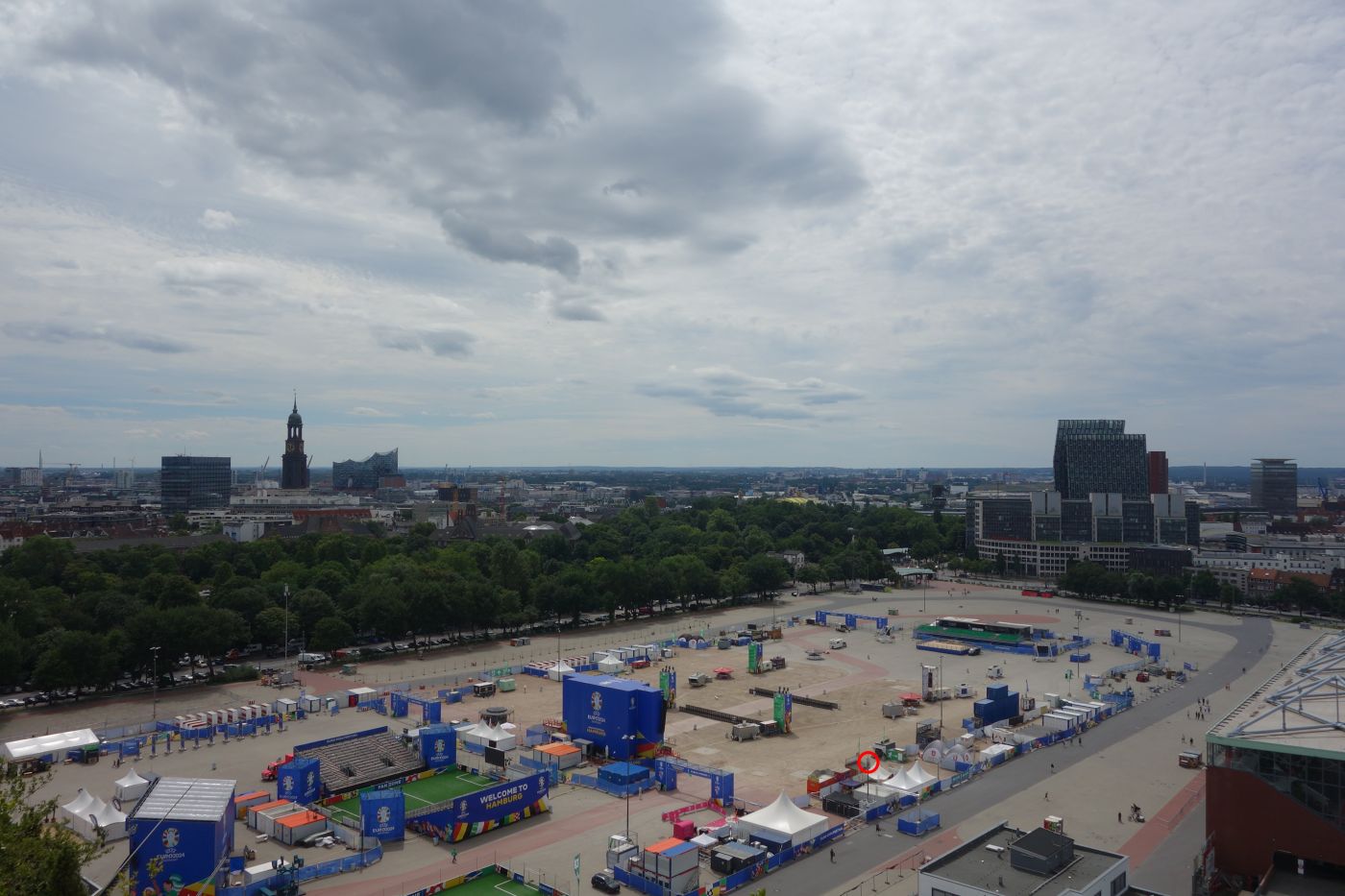 Hamburg Fanzone MRT Telekom Euro 2024 01.jpg