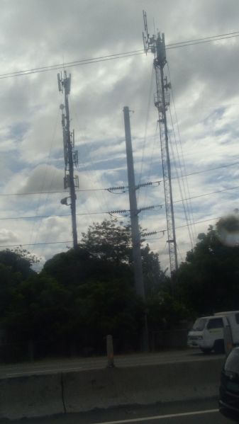 File:Two cell towers 20180409.jpg